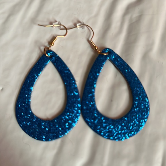HANDMADE BOHO SPARKLING GLITTER BLUE RAINDROP EARRINGS NWT - Picture 3 of 6